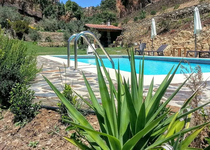 Casas Do Couratao 度假居 Malhadas da Serra